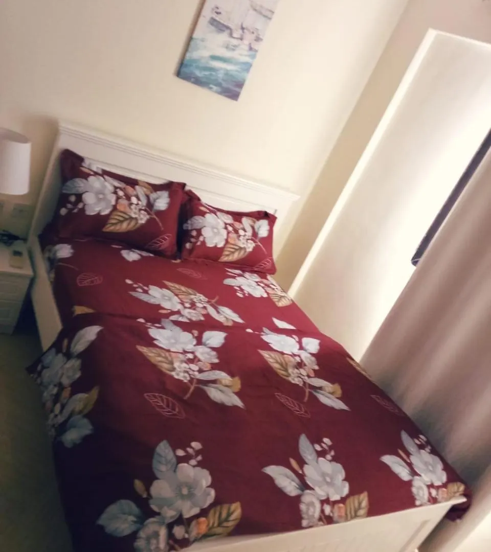 One Private Room Sharing Apartment Flat 31 Room 3 Abu Dhabi 0*,  Emirados Árabes Unidos